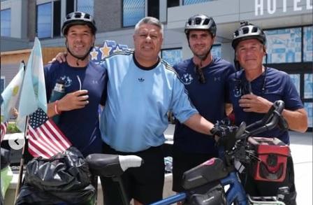 Tres entrerrianos llegaron a Kansas City en bicicleta tras diez meses de viaje para ver a la Selección