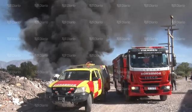 Un basural en Rivadavia provocó una densa columna de humo visible en el Gran San Juan