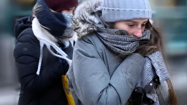 Una masa de aire antártico vuelve a bajar las temperaturas y deja abierta la chance de nevadas
