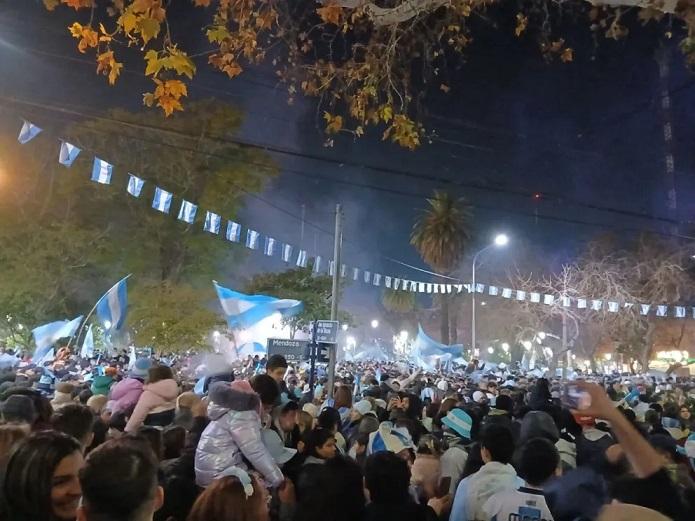 Se va el Zonda y baja la temperatura: así llega el tiempo para ver la final de Argentina