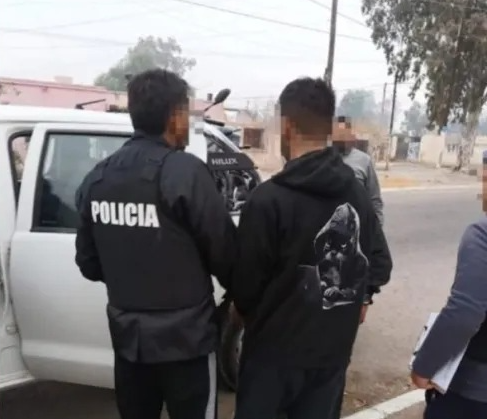 Cayó el sospechoso de un asalto armado y aparecieron una moto robada y más de un kilo de marihuana