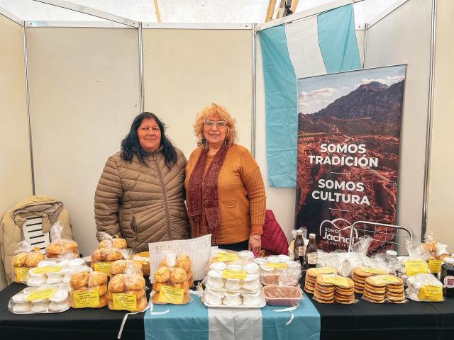 Jáchal mostró su identidad cultural y gastronómica en el aniversario de la Fundación de San Juan