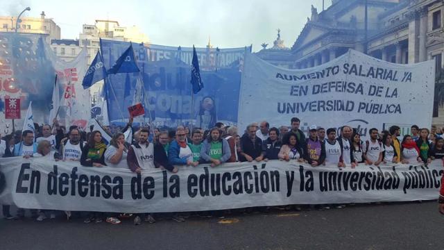 El Ejecutivo acelera gestiones con las universidades a la espera del fallo de la Corte