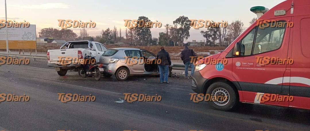Colisión múltiple en el Acceso Este dejó cuatro vehículos afectados y un despliegue preventivo