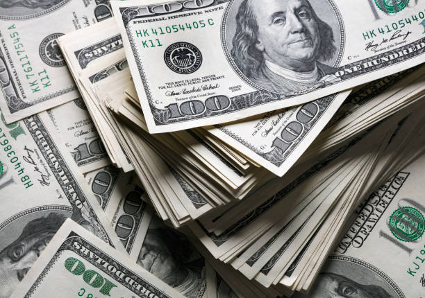 El dólar pierde terreno en 11 países y cambia la forma de comerciar
