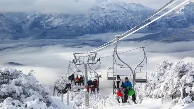 Las vacaciones de invierno dejaron más viajeros y un gasto superior a $2,1 billones