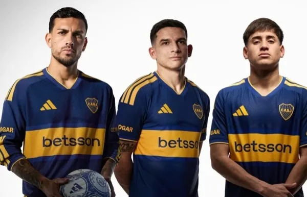 Boca lanzó su nueva camiseta y recuperó el histórico escudo