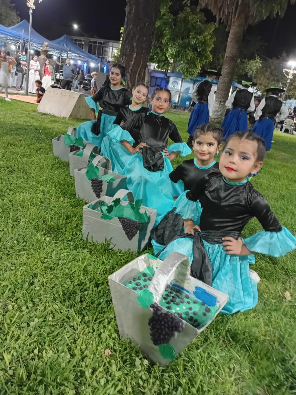 Una peña con corazón sanjuanino para que 40 bailarines cumplan el sueño de llegar a Arequito