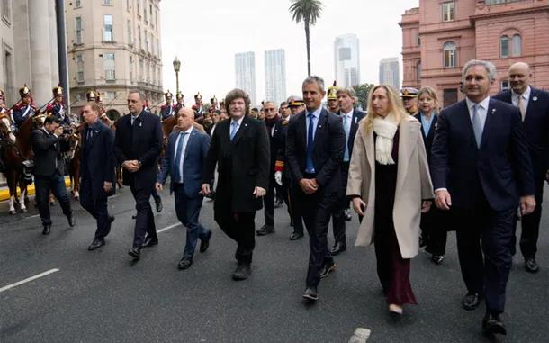 Una medición nacional exhibe caída de apoyo al Gobierno y mayor demanda de cambio en 2027