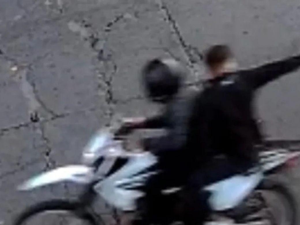 Motochorros asaltaron a un cobrador y le sustrajeron más de $500.000 durante su recorrido