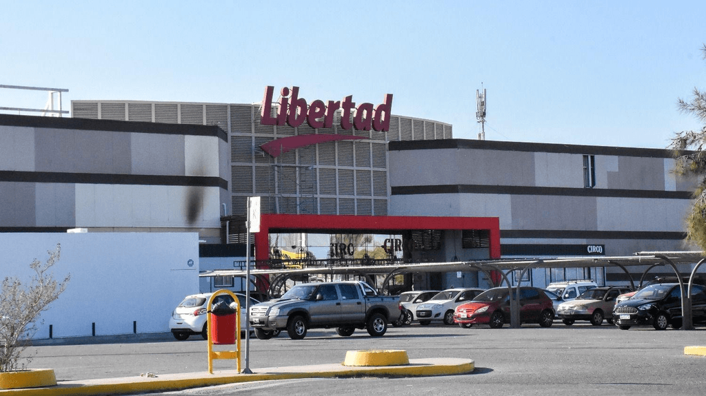 El Hiper Libertad de San Juan pone fecha de cierre y se prepara para abrir con otra bandera