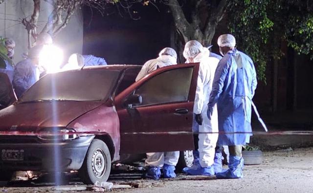 Tucumán: investigan la muerte de una mujer hallada en un auto incendiado