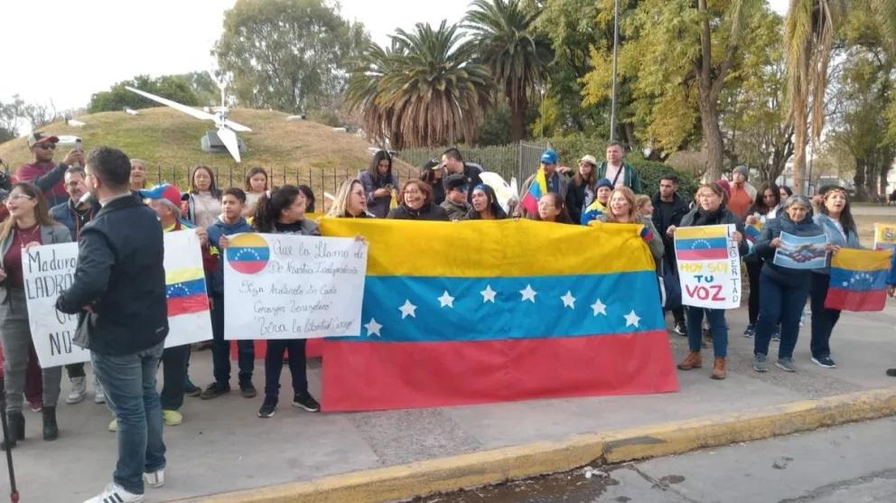 Venezolanos en San Juan organizan una ayuda urgente para las familias golpeadas por el sismo