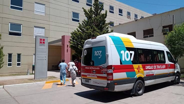 Cayó desde una escalera en Pocito y terminó con fracturas en las dos piernas