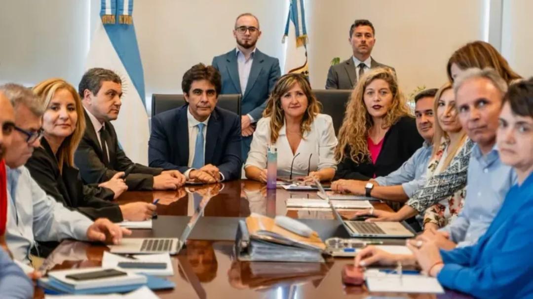 Docentes y Gobierno provincial retomarán la negociación el viernes tras una mejora en los radios