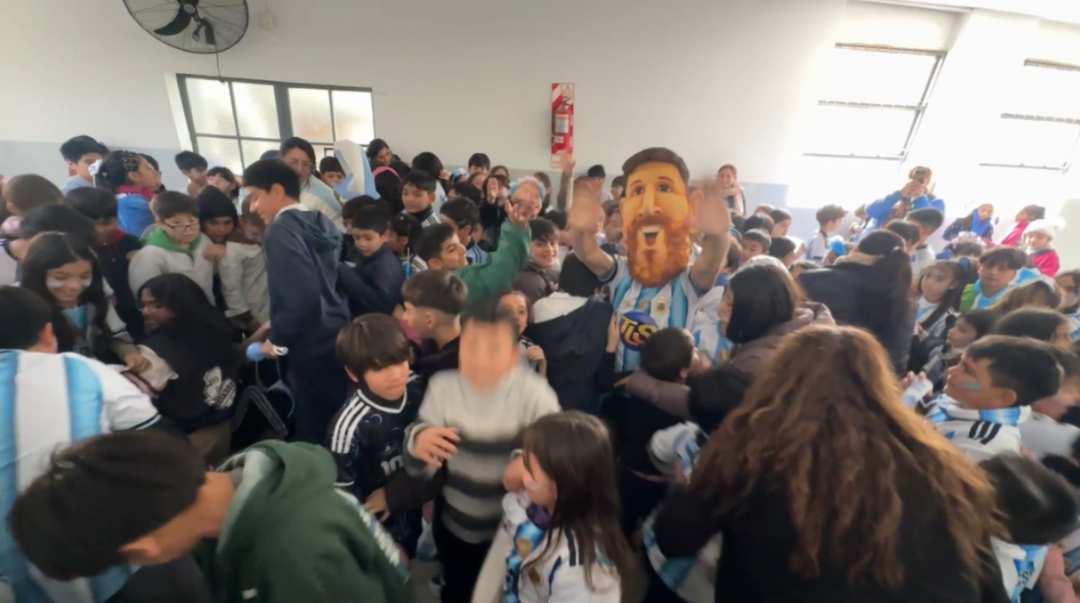 La Escuela Villarino de Del Carril recibió al Messi sanjuanino en una jornada teñida de celeste y blanco