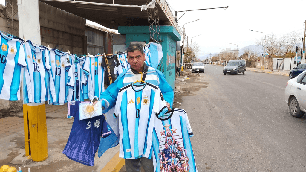 Rubén Quiroga, el vendedor de banderas que juega su propia revancha en Villa Krause