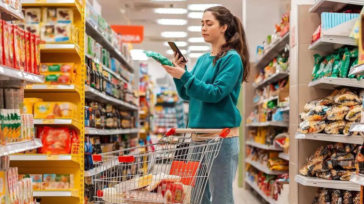 El consumo masivo sigue en rojo y ya suma medio año de retroceso