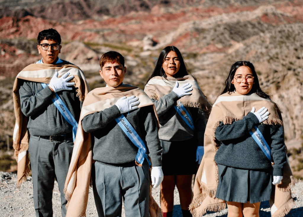 Huaco vivió una emotiva promesa a la Bandera en la Cuesta