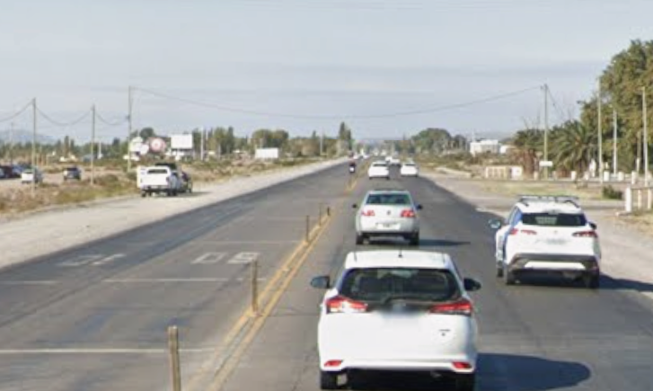 Un choque fuerte en Pocito dejó autos destrozados y frenó el tránsito sobre Ruta 40