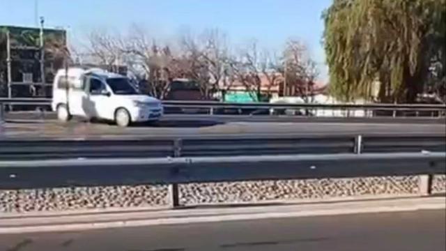 Imprudente: un conductor ingresó en contramano en la Av. Circunvalación