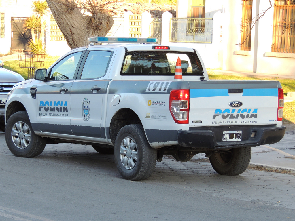 En Santa Lucía, un nieto terminó denunciado por llevarse la moto de su abuelo