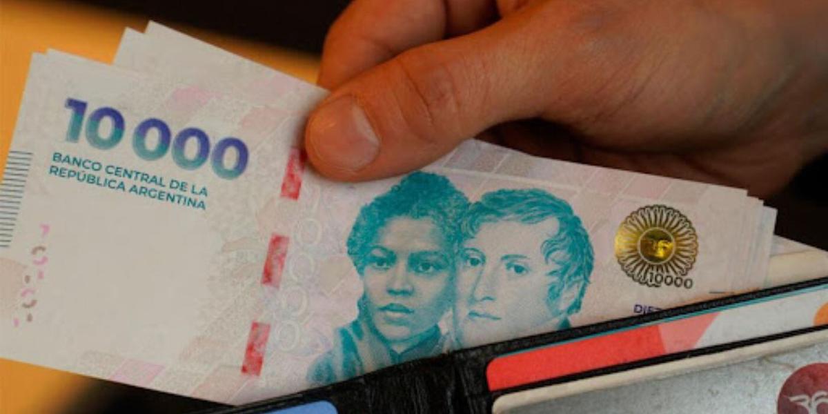 El salario mínimo quedó lejísimo: hoy debería rondar los $1,8 millones para empatar a 1964