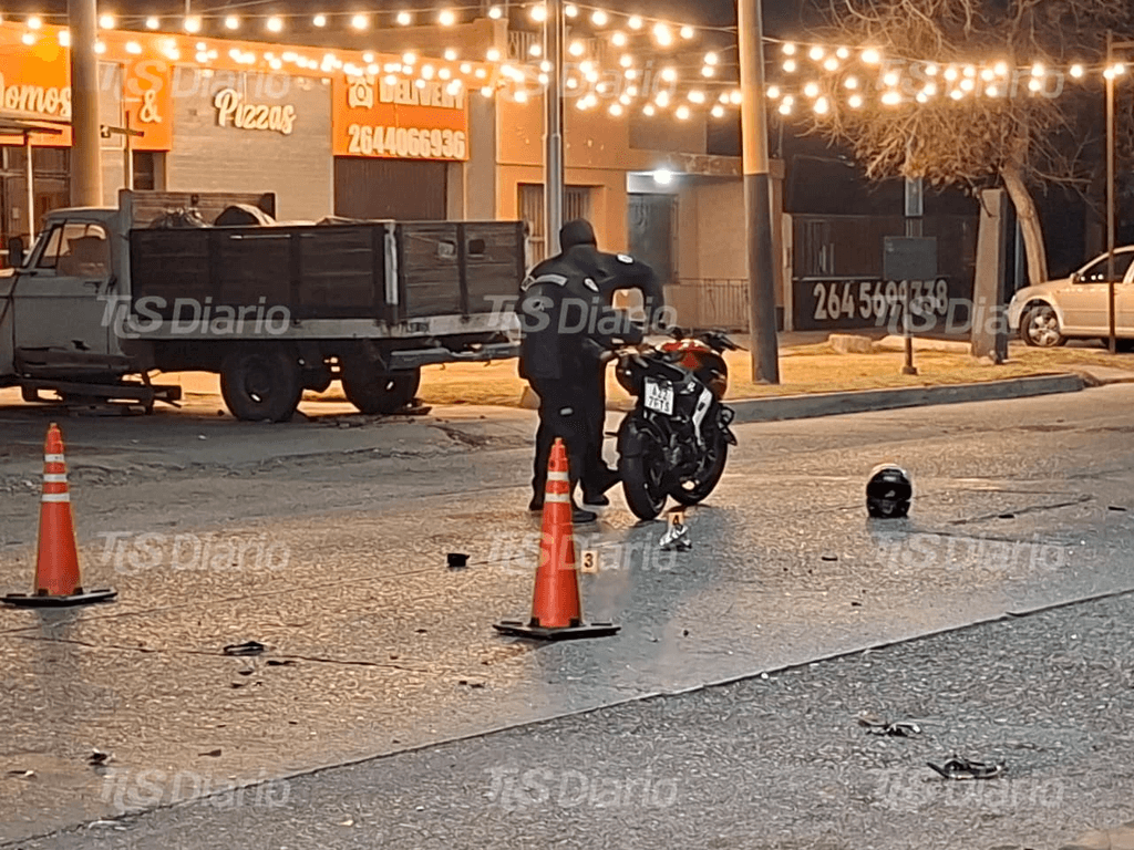 Sigue internado el motociclista de 26 años que sufrió un choque en Capital