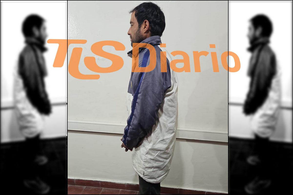 Armó un escándalo en la calle, insultó a la policía y cayó por una causa pendiente