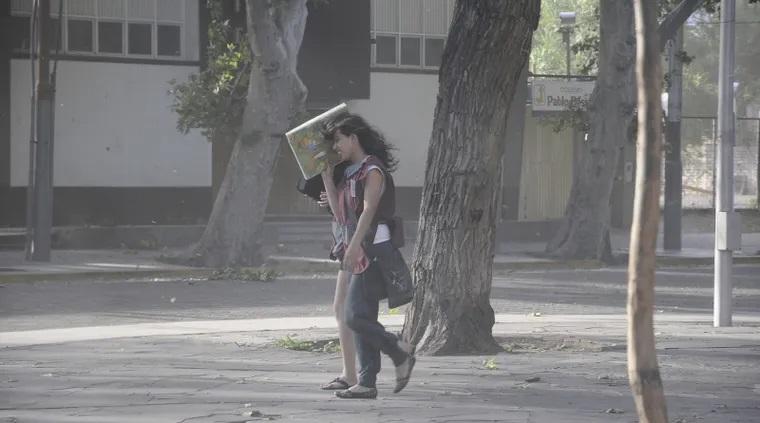 Suspenden las clases presenciales en amplias zonas de Mendoza por el alerta de zonda