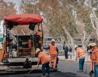Cierran un tramo de avenida Rioja por trabajos de pavimentación
