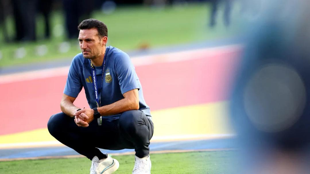 "Perdón por no traer otra copa": el emotivo mensaje de Scaloni tras una semana de la final del Mundial