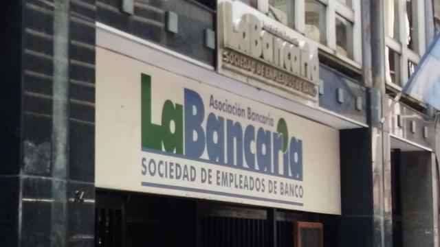 Bancarios cerraron una suba del 2,1% y el haber inicial llegó a $2.437.232,92