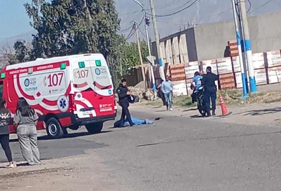 Una joven perdió la vida tras un choque entre una moto y un auto en Rawson