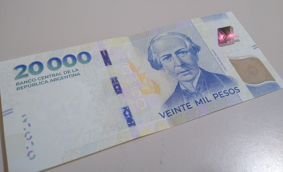 Los sueldos en blanco volvieron a quedar atrás de la inflación y la pérdida ya se siente fuerte