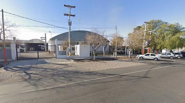 Un camión golpeó un pilar y dejó sin servicio eléctrico a vecinos de Chimbas