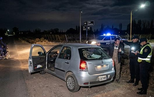 Dos motochorros frenaron a un trabajador en San Martín y se llevaron más de un millón de pesos