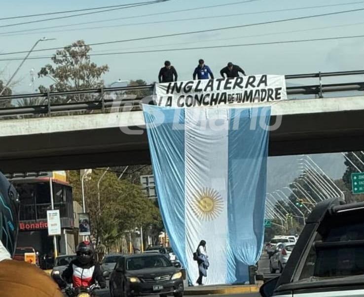 Banderas y pasacalles en San Juan marcaron la previa de Argentina-Inglaterra