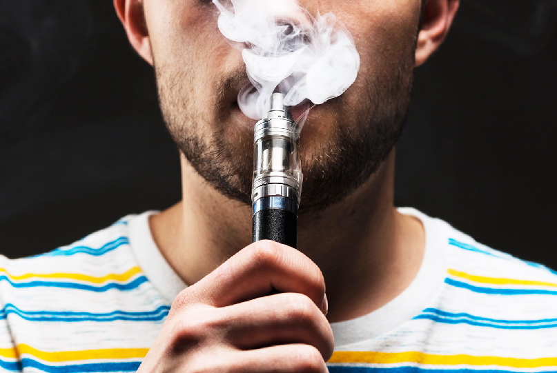 Vapeadores bajo la lupa: especialistas advierten por la trampa que engancha a los jóvenes