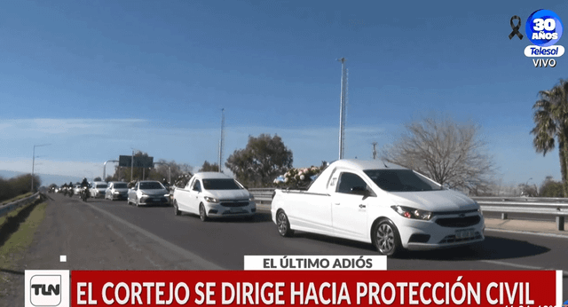 El cortejo fúnebre de las víctimas de la tragedia aérea recorre San Juan en vivo