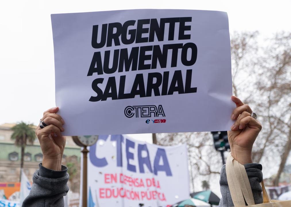 Gobierno y CTERA se cruzaron por el alcance del paro docente en todo el país