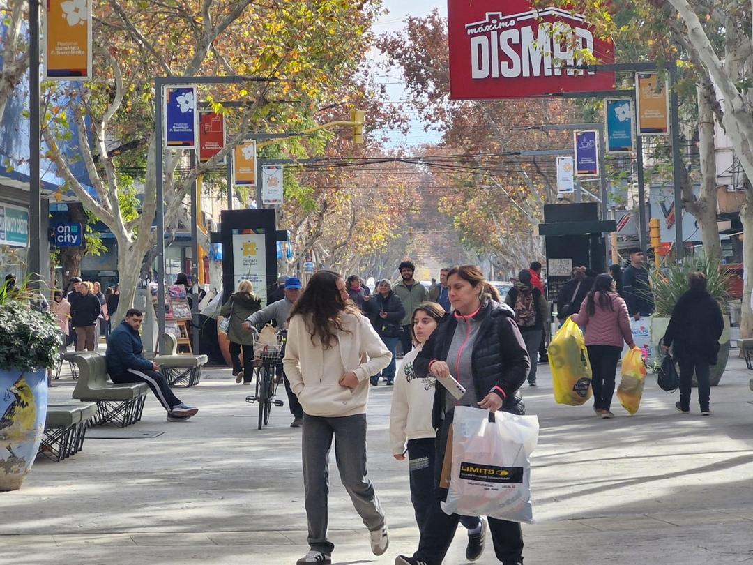 El Centro de San Juan registró un intenso flujo de compras por el Día del Padre