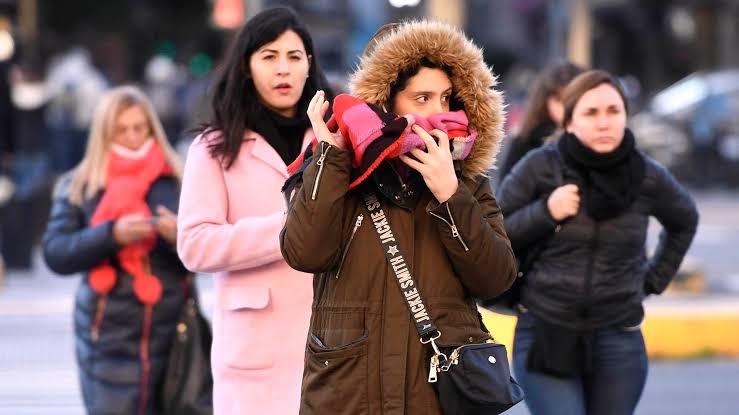 Se viene otro sacudón polar y no descartan nieve en varias zonas del país