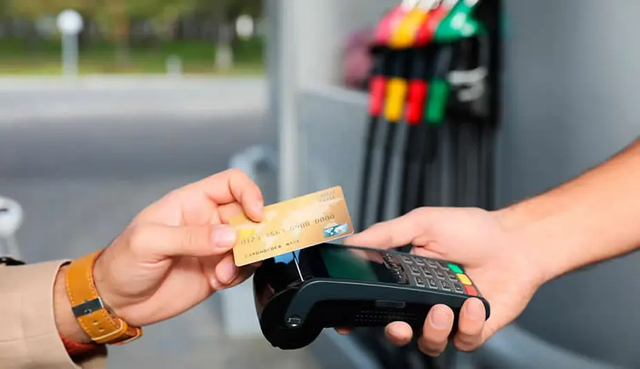 Combustibles: bancos, apps y petroleras sostienen descuentos de hasta 30% en julio