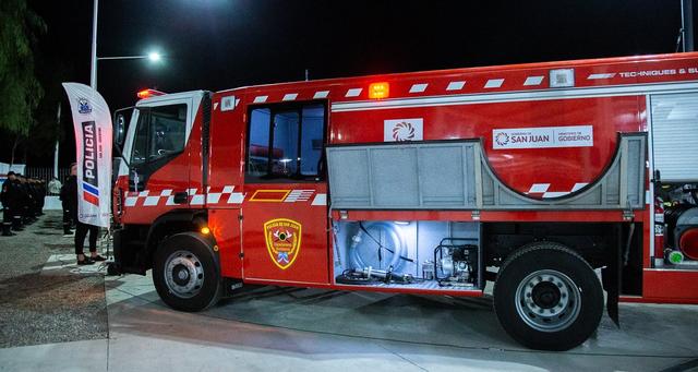 Un fuego destruyó una casa en calle Maipú y dejó pérdidas totales