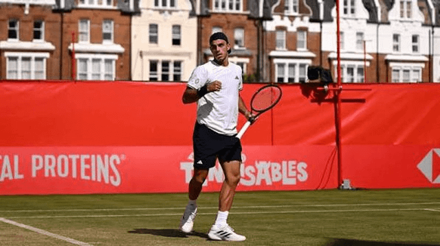 Cerúndolo superó a Fery y accedió a semifinales en Queen's