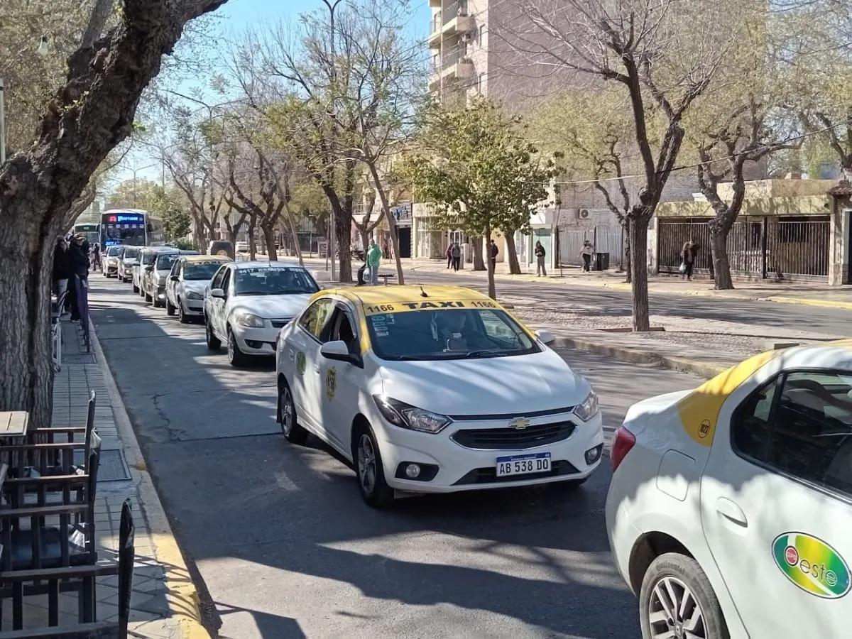 Uber, DiDi y taxis deberán cumplir las mismas reglas: los cambios que se vienen