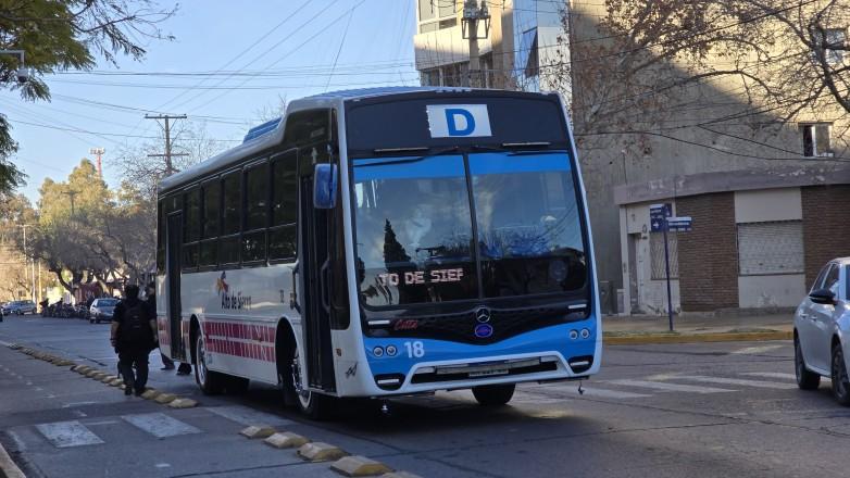 La línea D de RedTulum cambia parte de su trayecto desde este sábado para ordenar el servicio