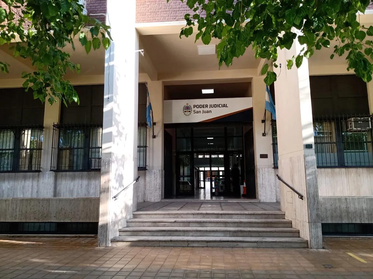 Probation para un empleado sanjuanino acusado de sustraer repuestos desde una concesionaria