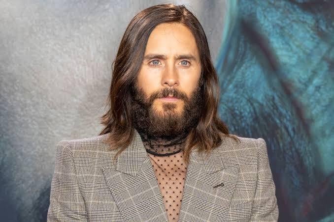 Fuertes denuncias sacuden a Jared Leto en un informe de la BBC